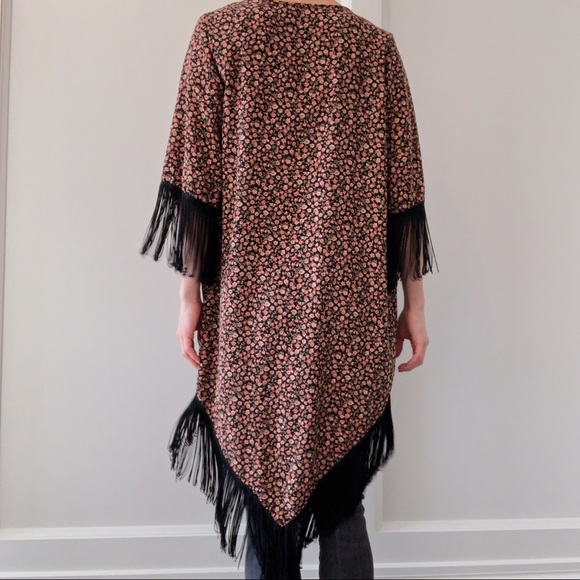 floral fringe kimono 🌷🌚 - Picture 9 of 13